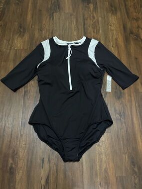 *Brand New* Anne Cole 1/2 Sleeve Rashguard Swimsuit